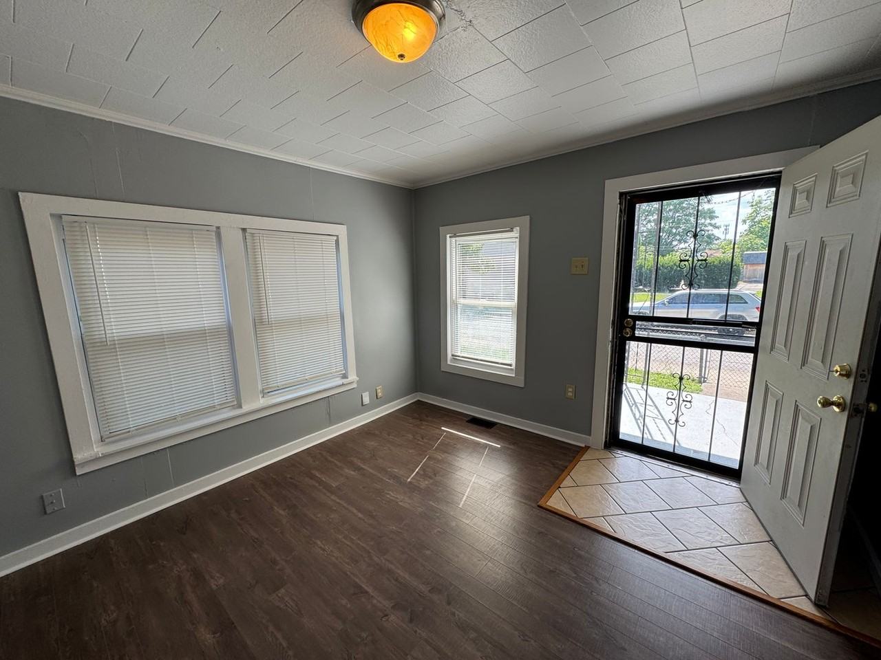 341 S Randolph St - Photo 6 of 23