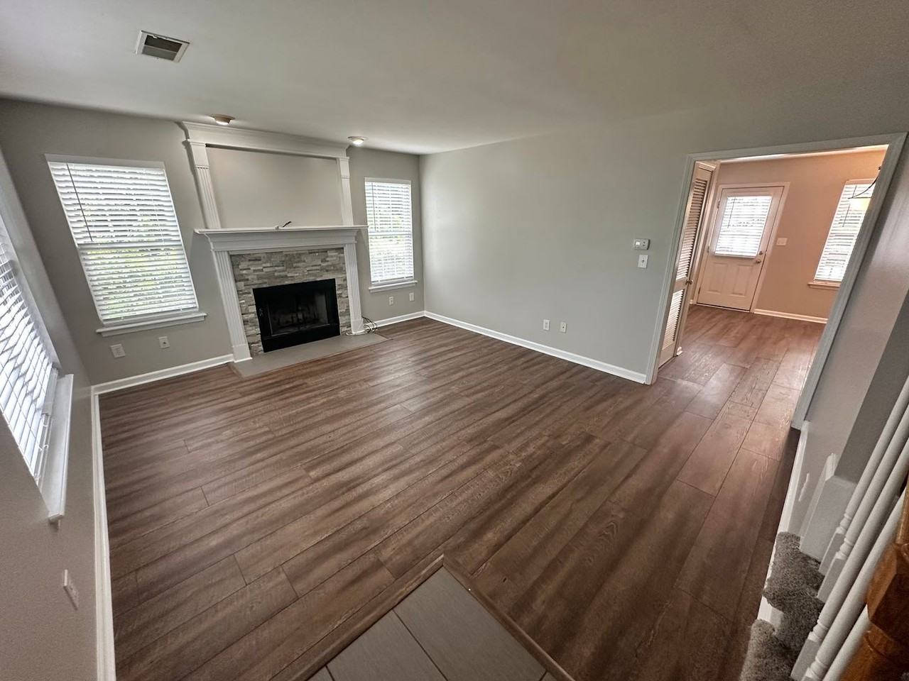 3049 Mapleleaf Park - Photo 2 of 19