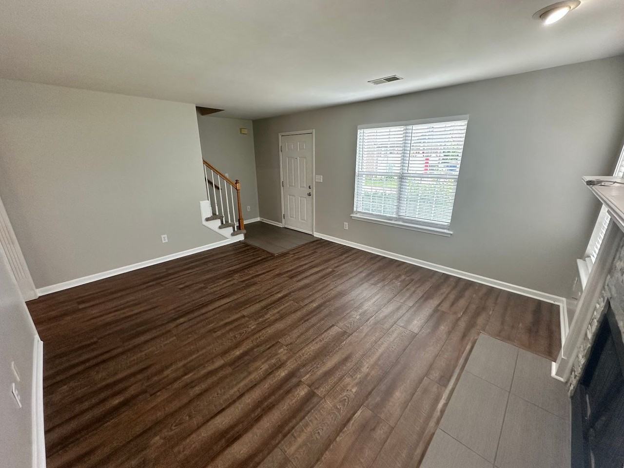 3049 Mapleleaf Park - Photo 3 of 19