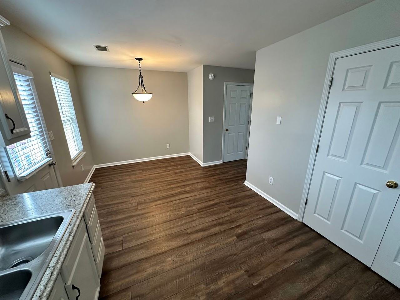 3049 Mapleleaf Park - Photo 6 of 19