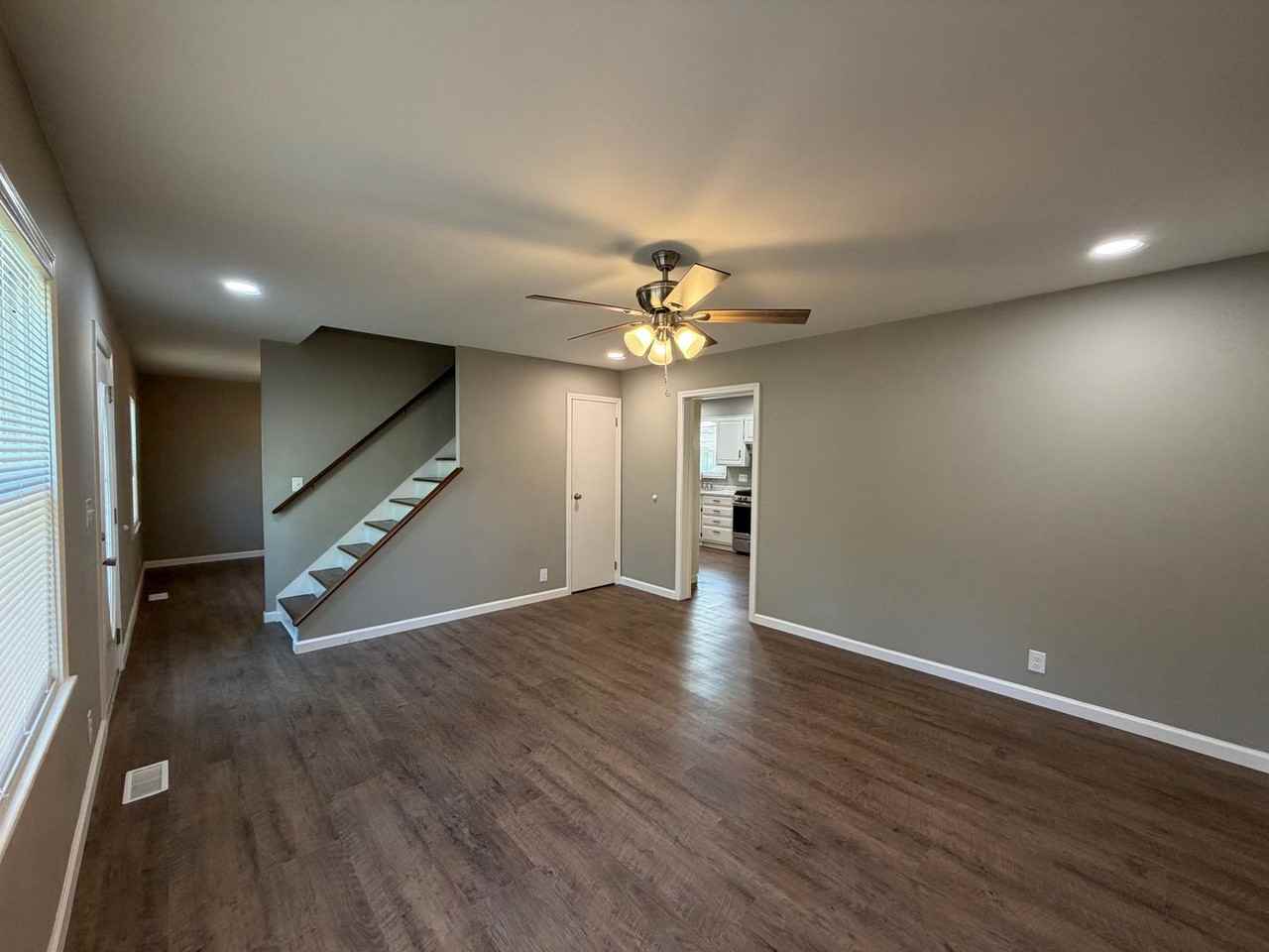 1518 Eastview Ave - Photo 6 of 25