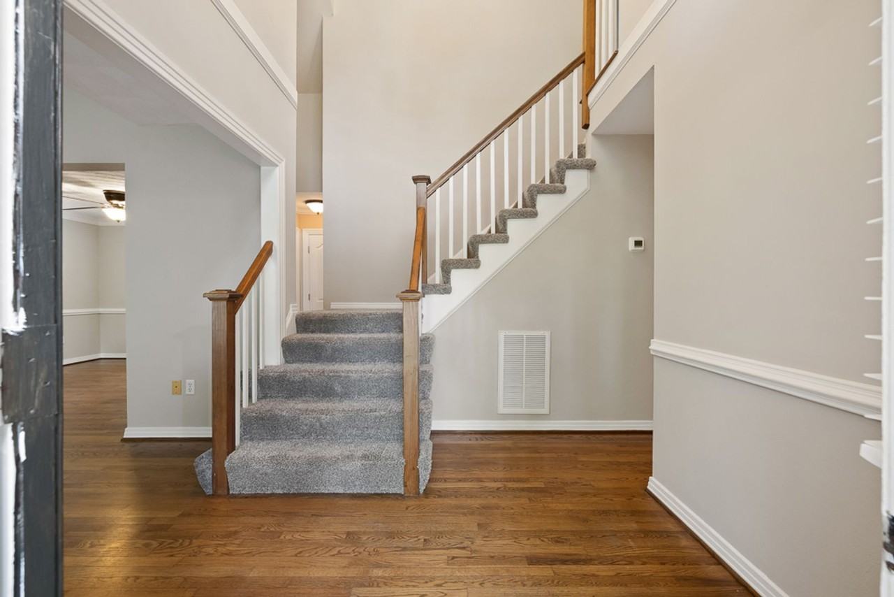 501 Asbury Ct - Photo 5 of 46