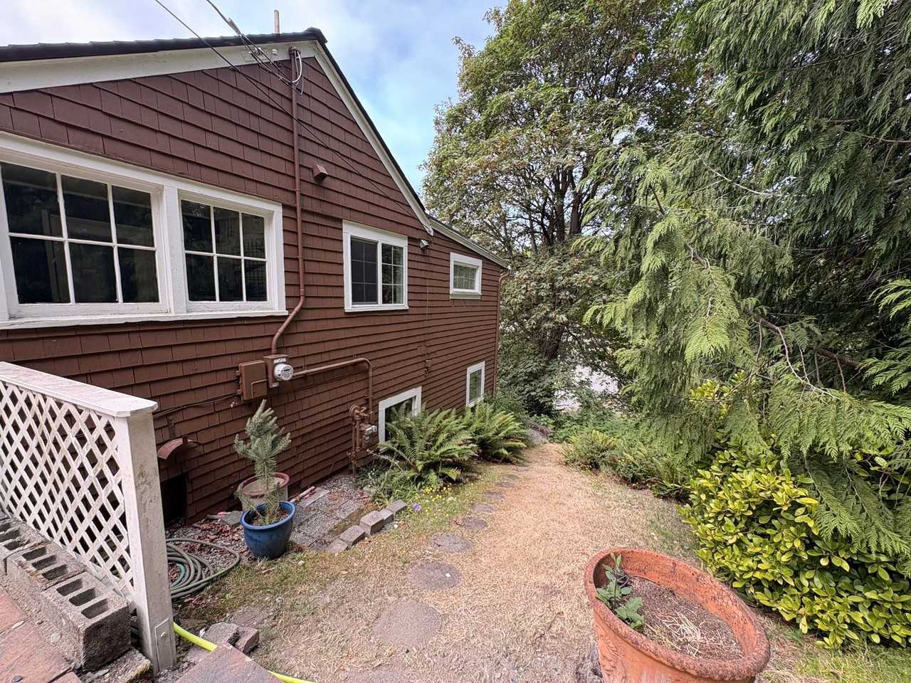 6703 47th Pl Sw - Photo 2 of 25