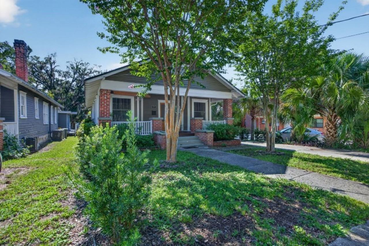 1555 Belmonte Ave - Photo 3 of 29