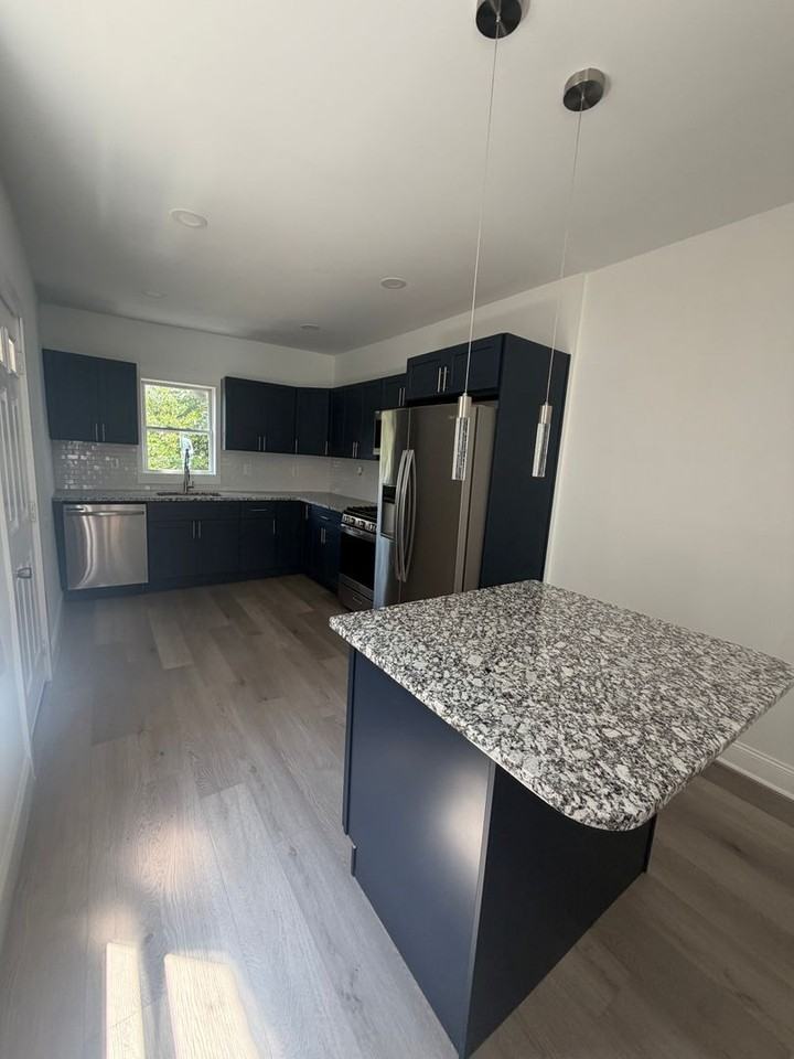 676 Columbia Ave - Photo 6 of 9