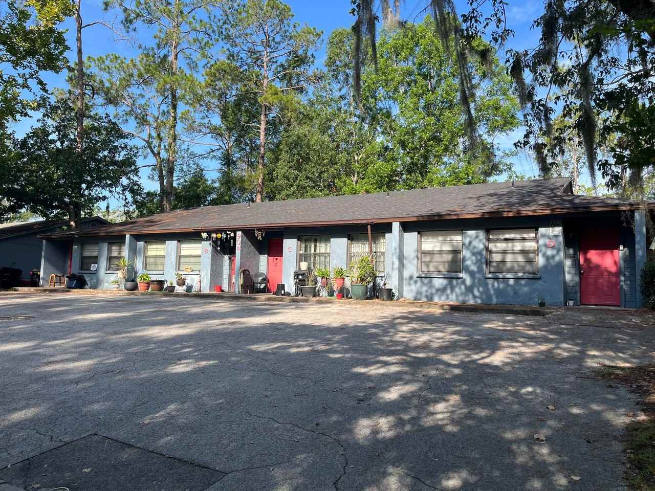 904 Sw 62nd Ter - Photo 2 of 10