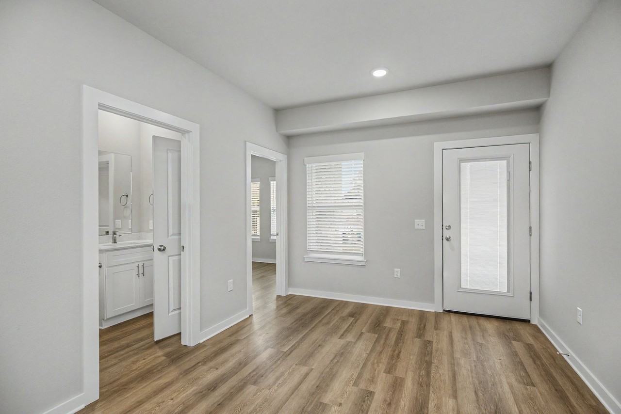 401 S 29th St - Photo 3 of 19