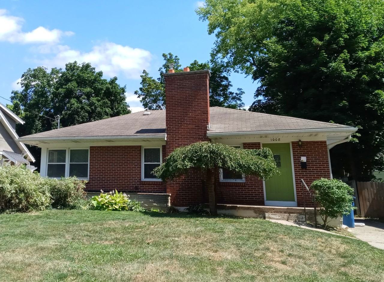 1008 Breton Rd Se - Photo 2 of 24