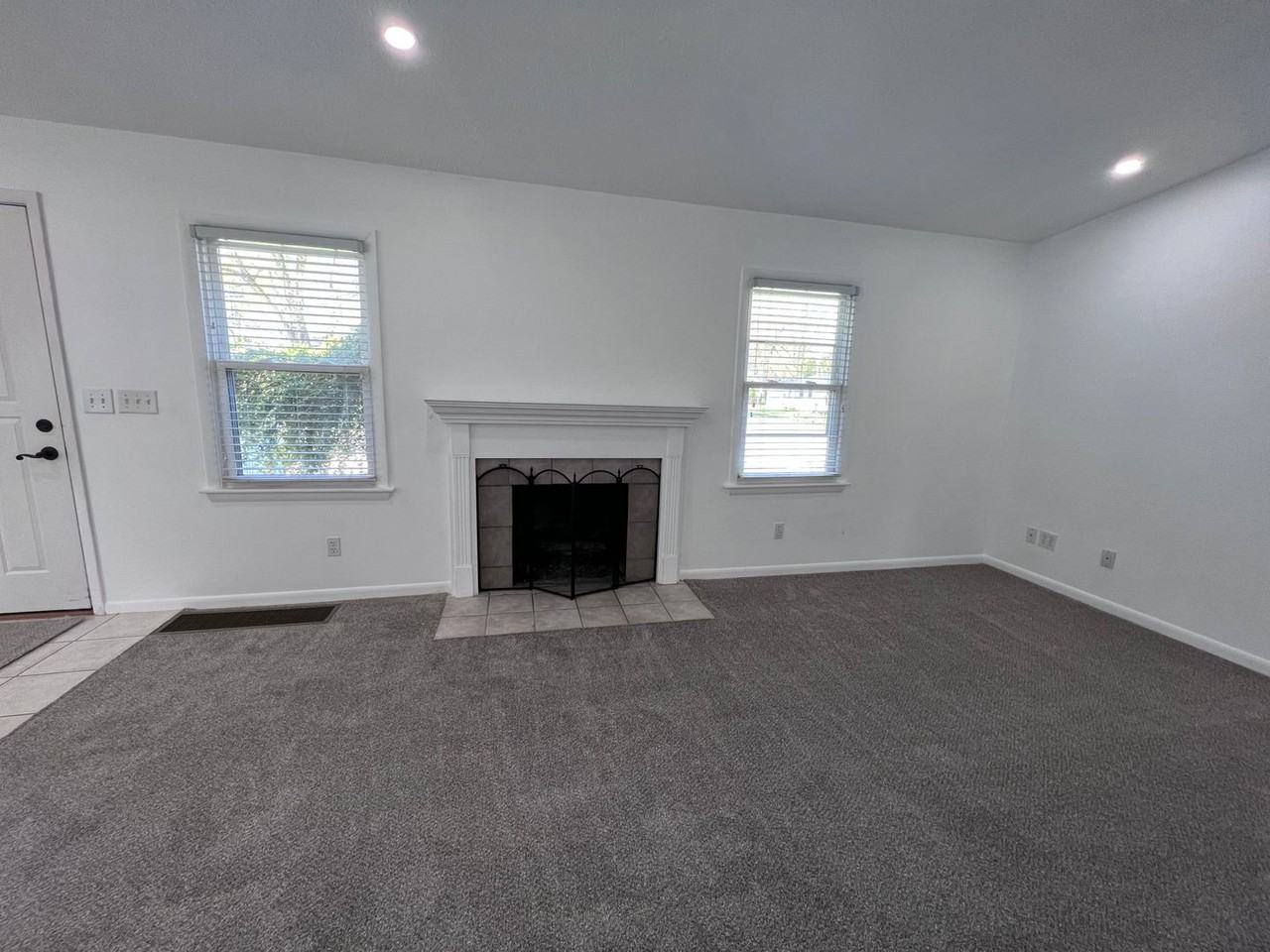 1008 Breton Rd Se - Photo 5 of 24