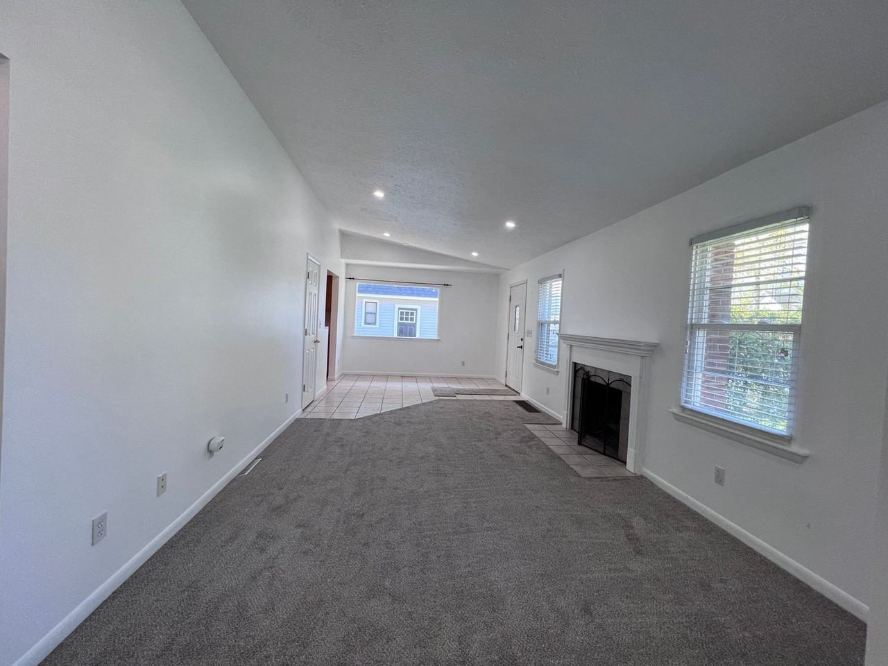 1008 Breton Rd Se - Photo 6 of 24