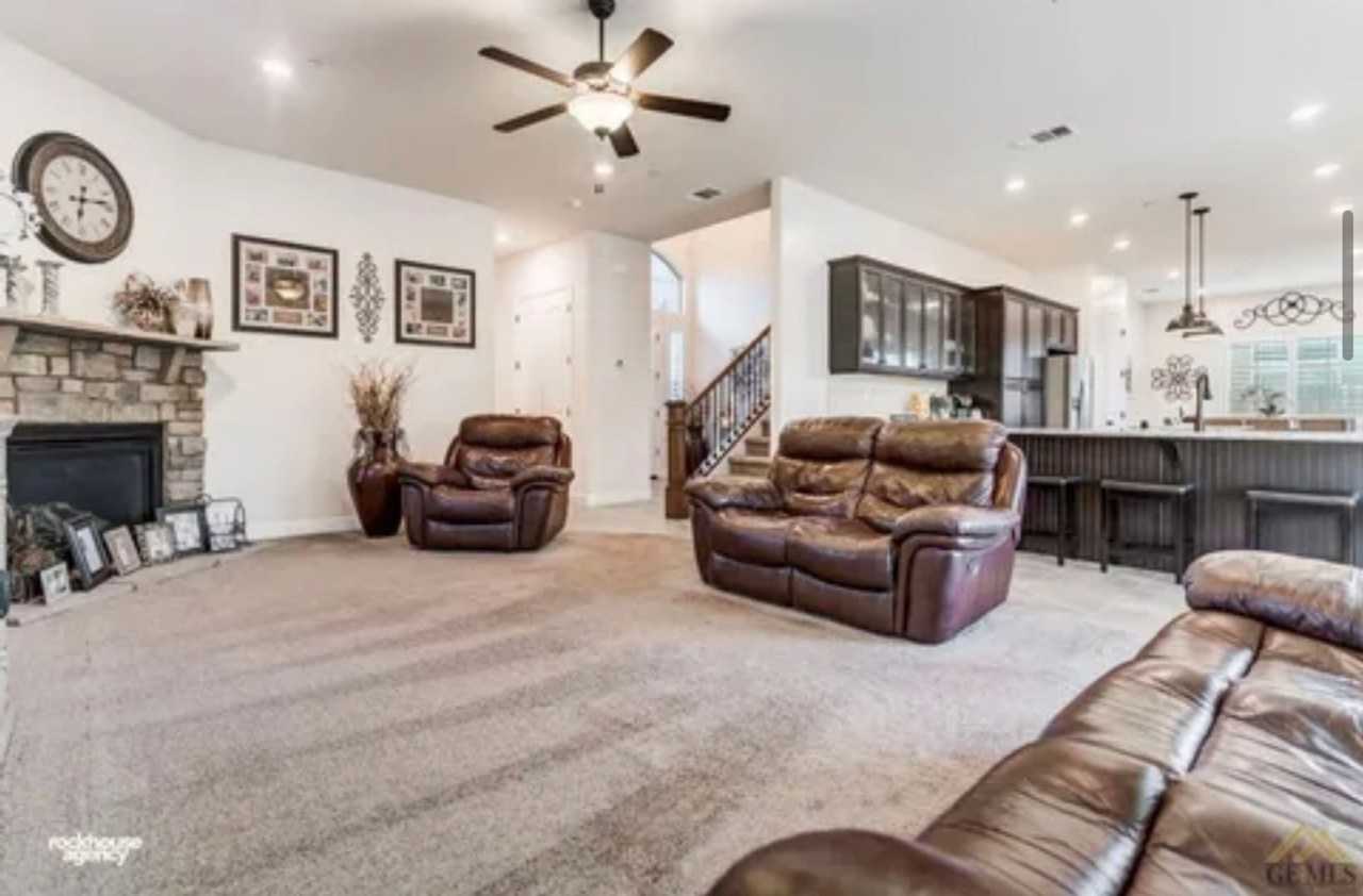 14728 Plumeria Ct - Photo 4 of 22