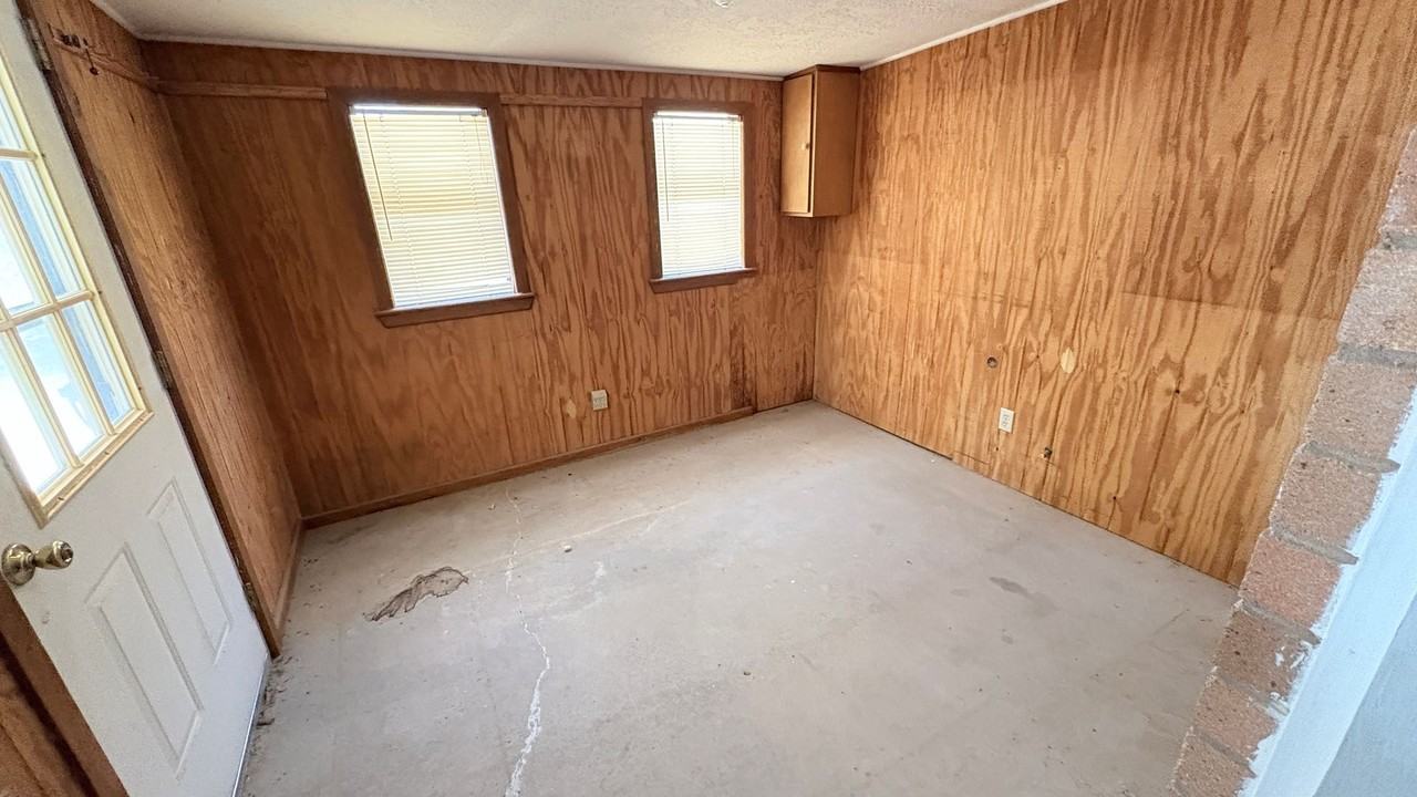 1808 W 3rd St - Photo 4 of 4
