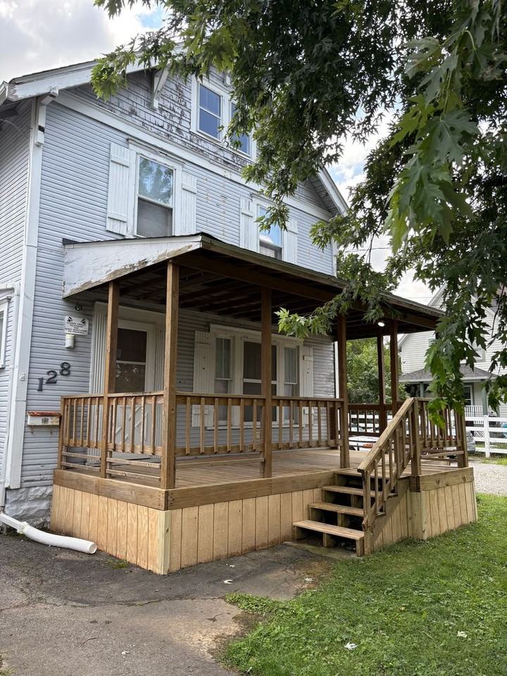 128 N Seffner Ave - Photo 2 of 20