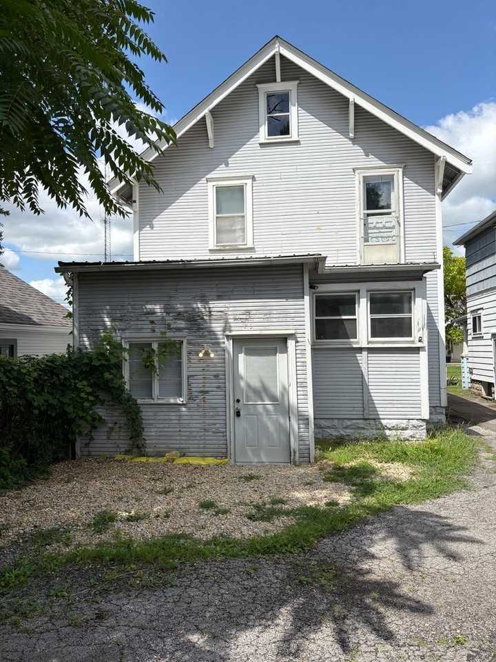 128 N Seffner Ave - Photo 4 of 20