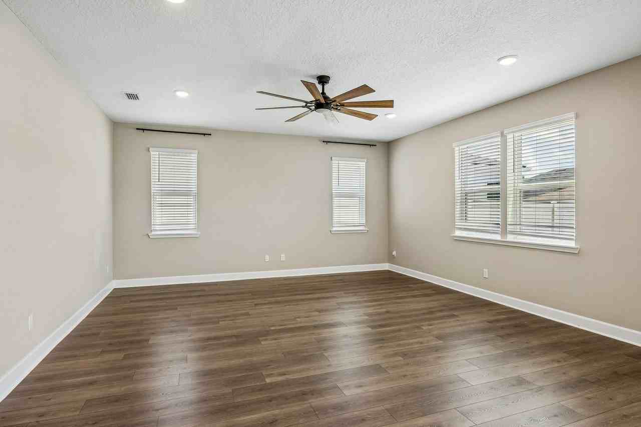 3528 Cunningham Rd - Photo 5 of 37