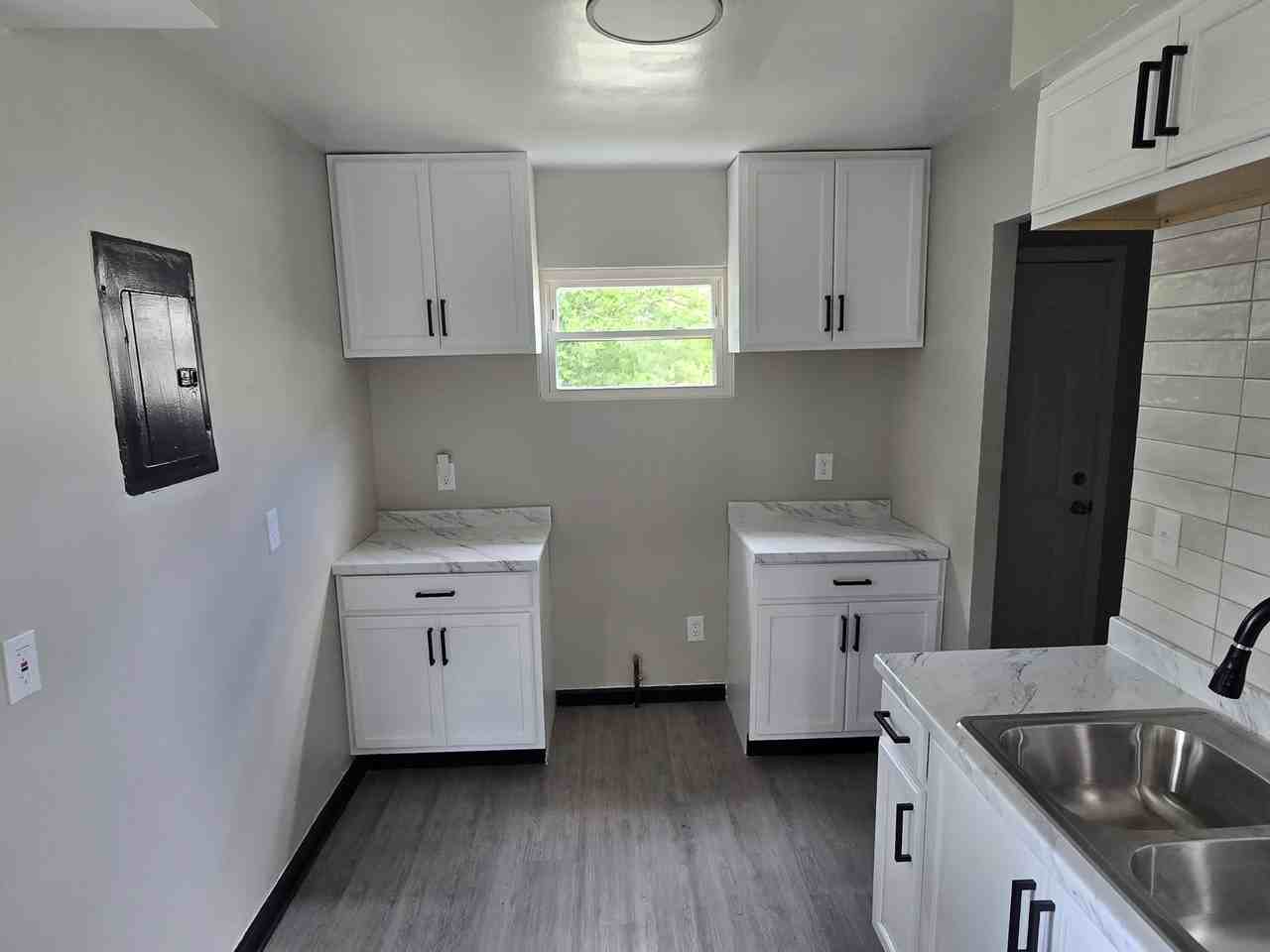 4308 E 143rd St #1 - Photo 5 of 12