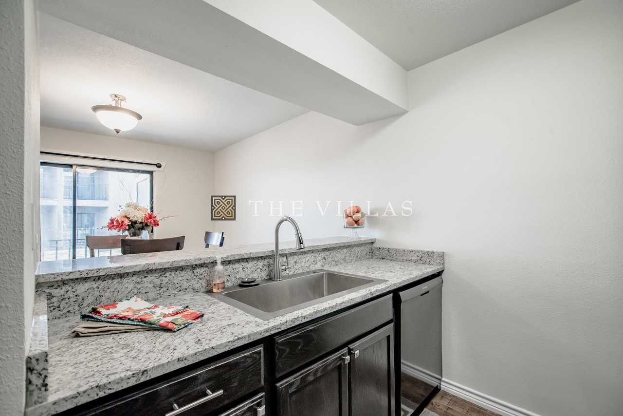 113 Costa Del Oro St - Photo 7 of 14