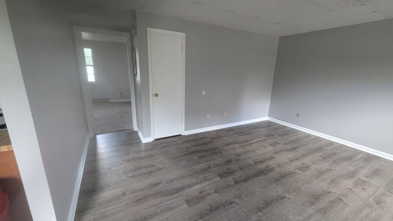 430 Britton Ave #4 - Photo 2 of 5