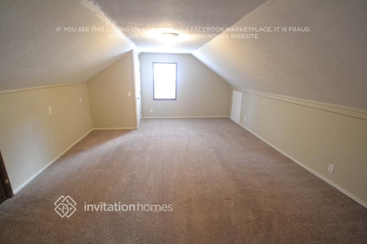 3921 Crestmoor Ct - Photo 7 of 10