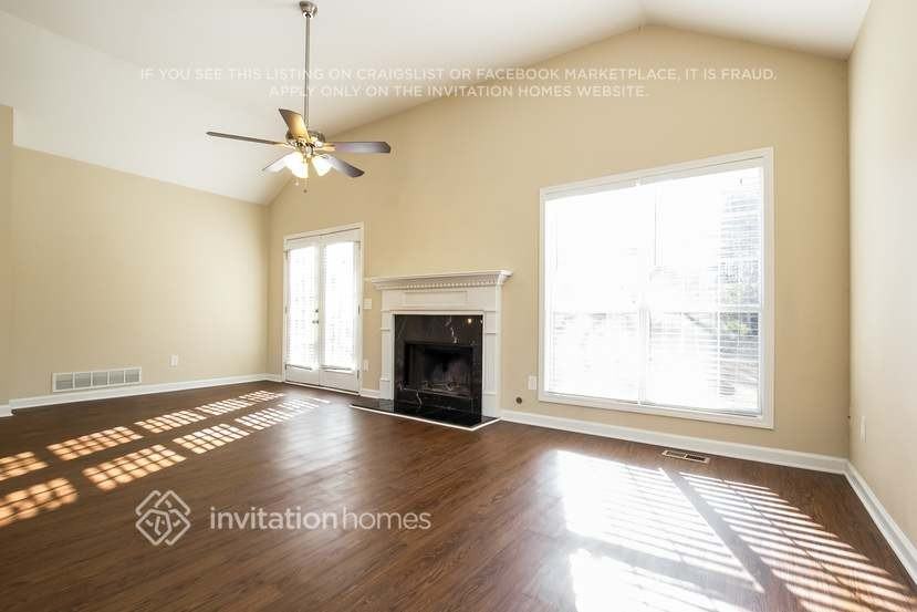 6367 Seymour Pl Nw - Photo 2 of 21