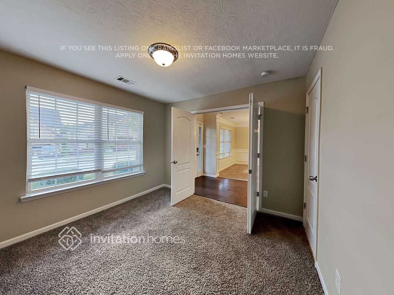 3431 Park Glenn Ln - Photo 4 of 20