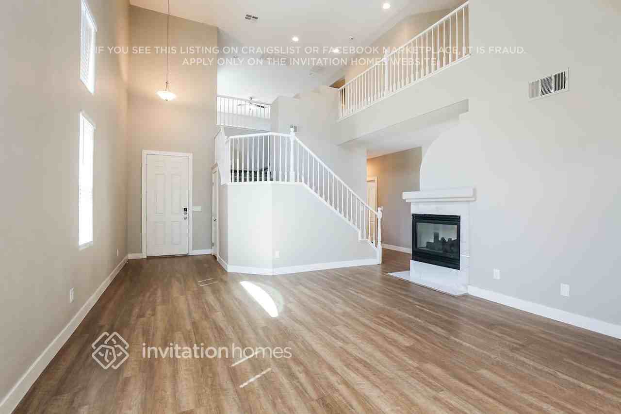 9133 Little Horse Ave - Photo 5 of 18