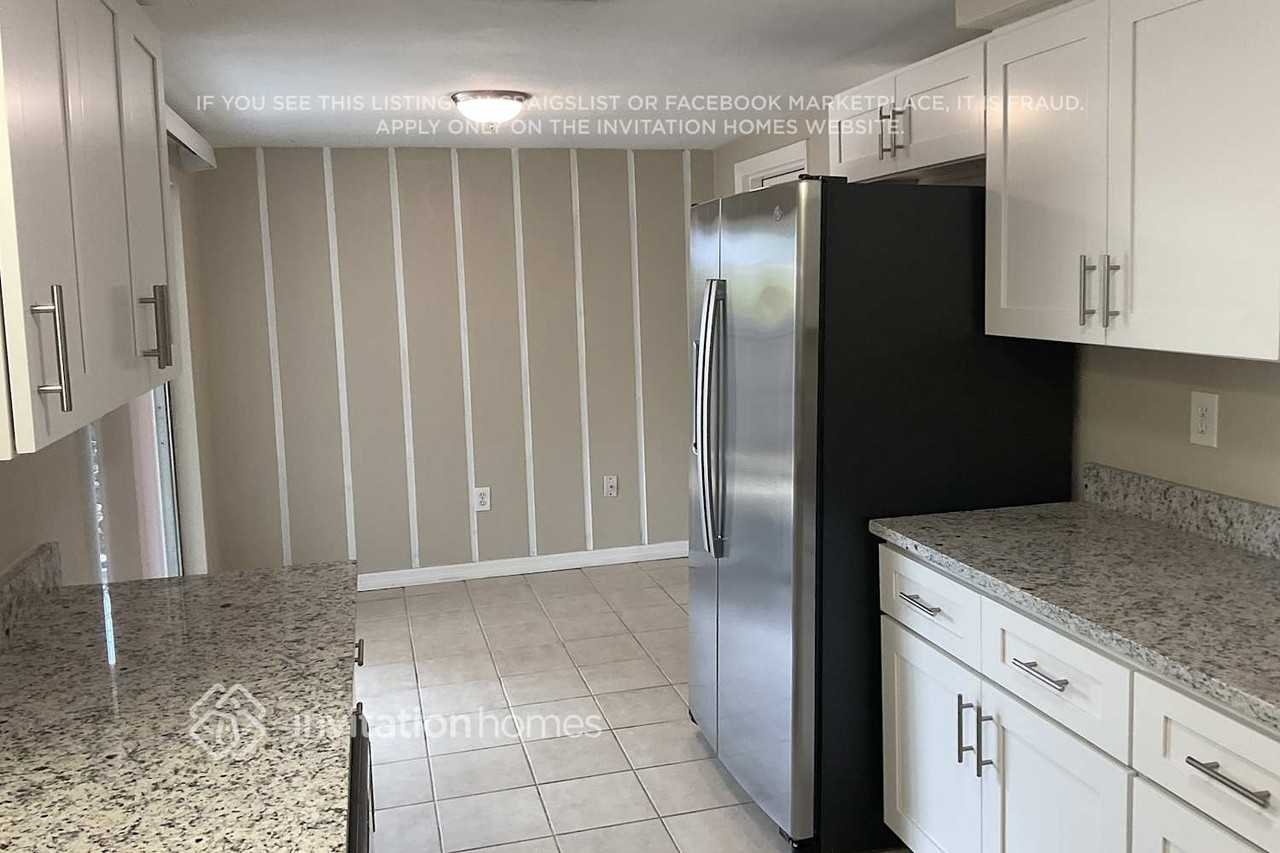 3910 Glissade Dr - Photo 6 of 20