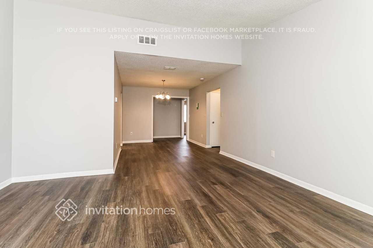 407 Oriole Cir - Photo 3 of 17