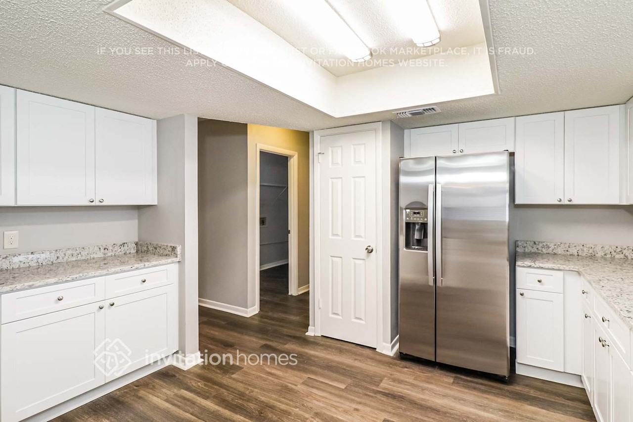 407 Oriole Cir - Photo 5 of 17