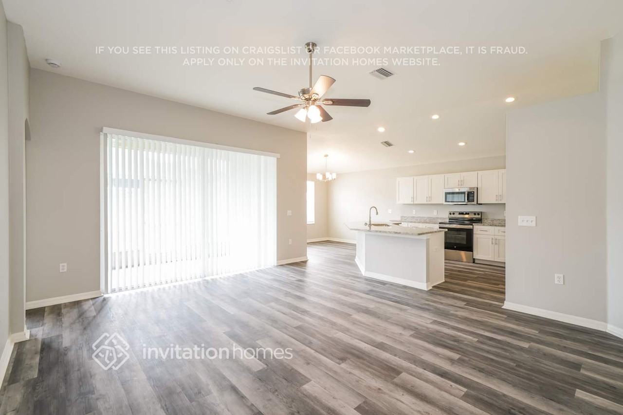 4438 Beaumaris Dr - Photo 4 of 18