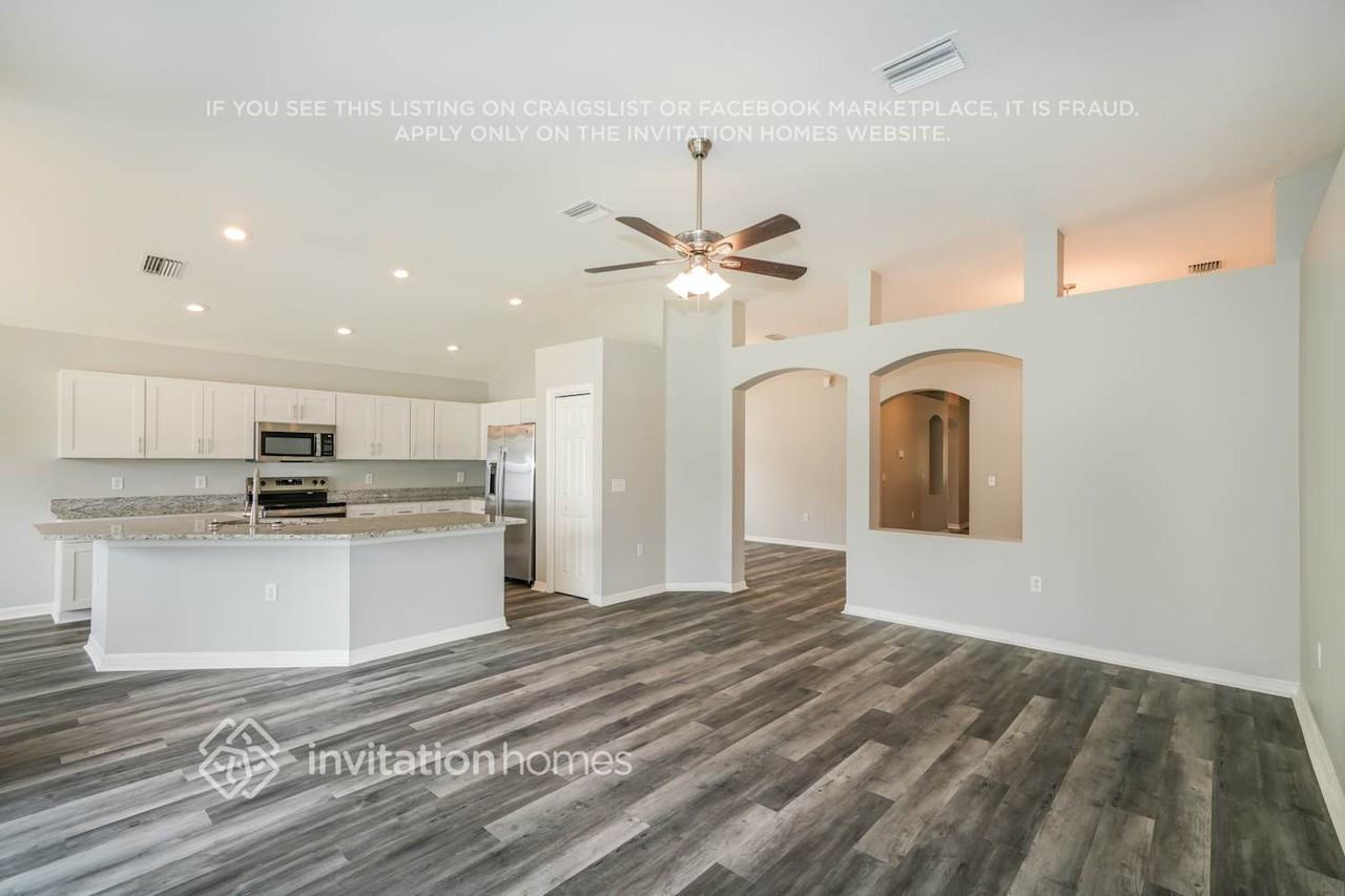 4438 Beaumaris Dr - Photo 5 of 18
