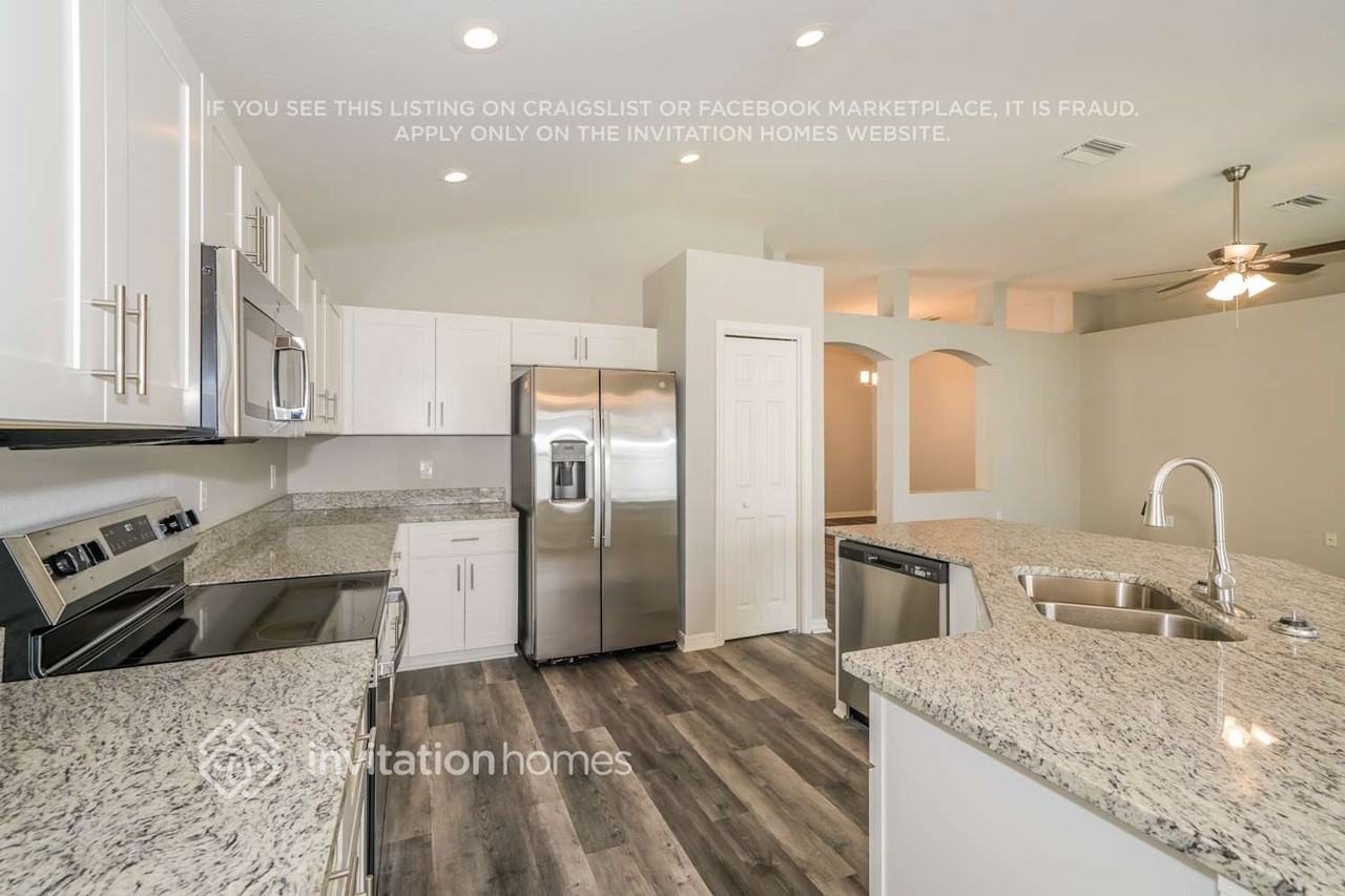 4438 Beaumaris Dr - Photo 7 of 18
