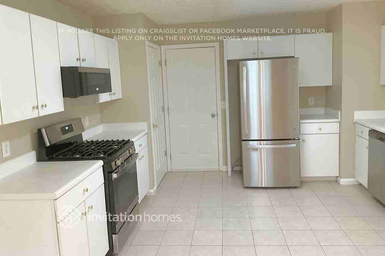 170 Kentshire Pl - Photo 5 of 13