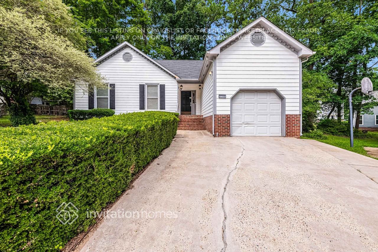 2704 Kempsford Pl