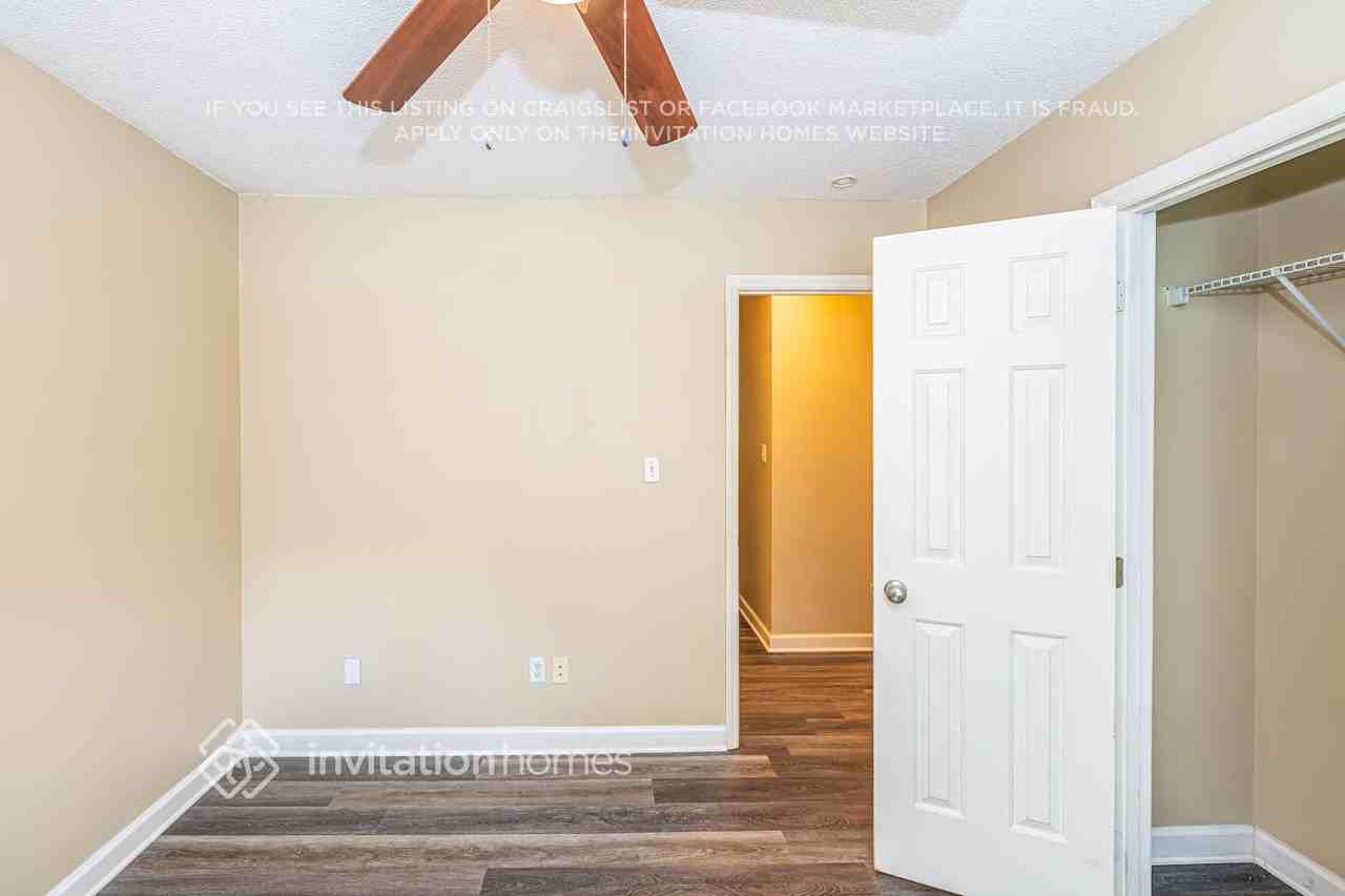 2704 Kempsford Pl - Photo 5 of 17