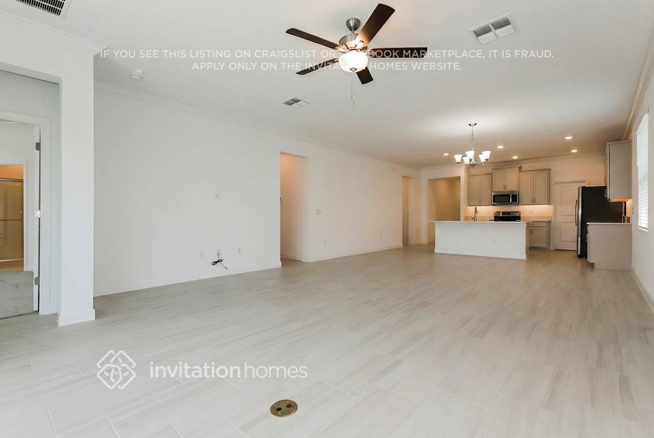 14233 17th Ct E - Photo 3 of 20