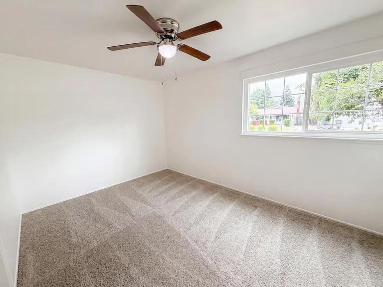 648 Lewis Avenue - Photo 5 of 10