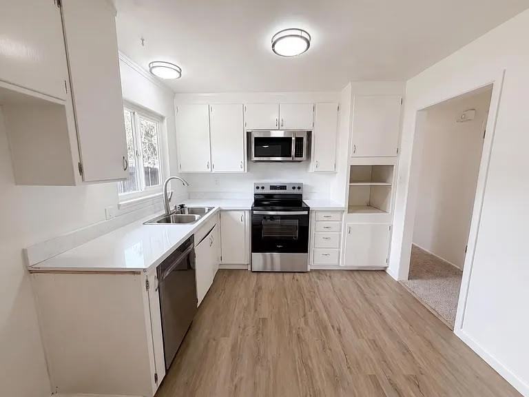 648 Lewis Avenue - Photo 6 of 10