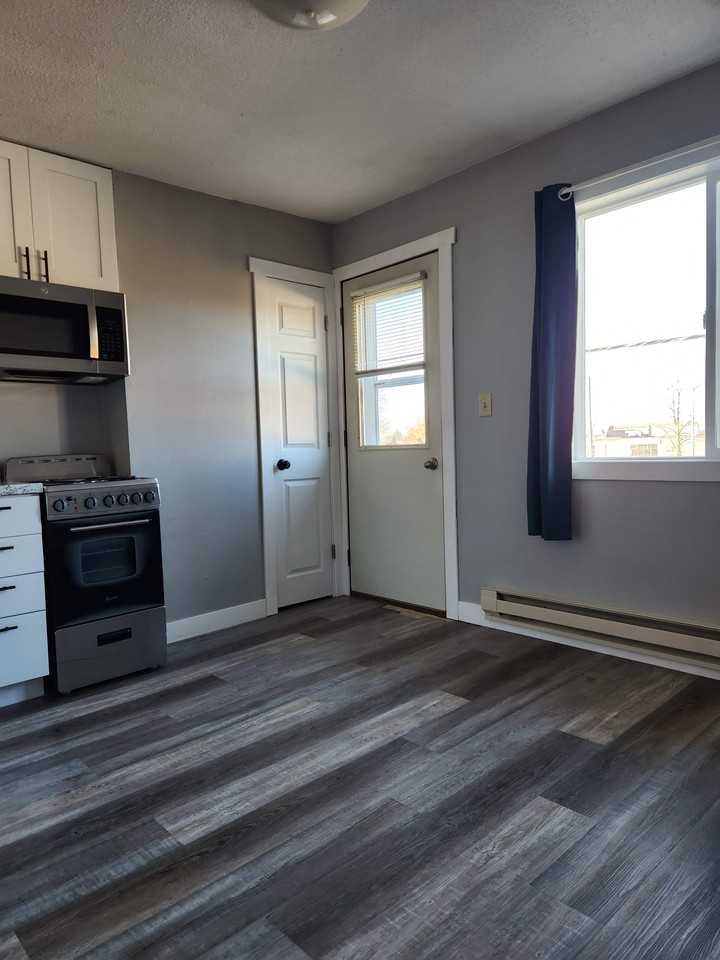 1020 4th St NEUnit 1 #1 - Photo 2 of 22
