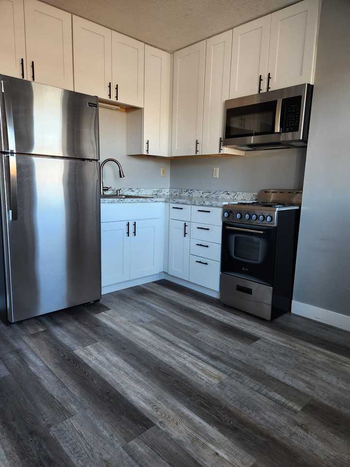 1020 4th St NEUnit 1 #1 - Photo 3 of 22