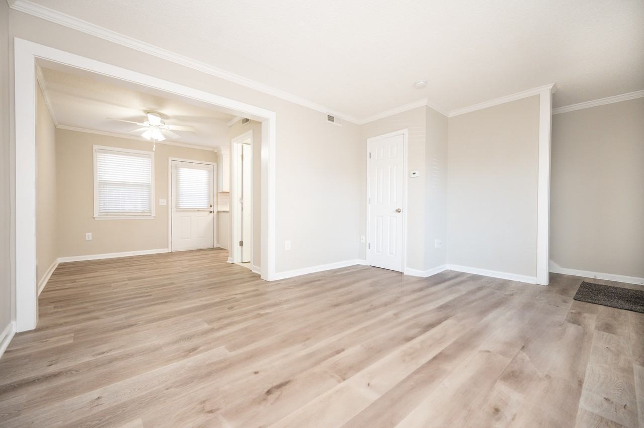 415 Parkdale DriveUnit 18C #18C - Photo 5 of 36