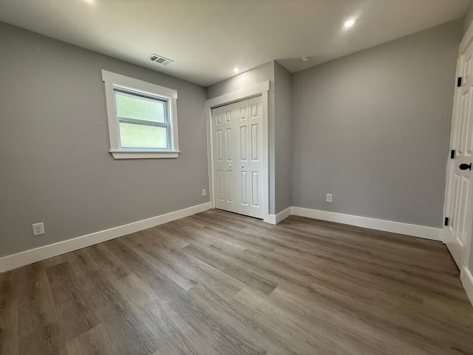 1099 Center St Sw #C - Photo 5 of 10
