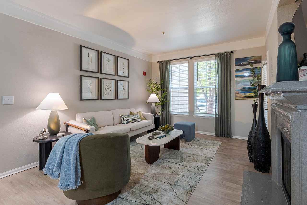 Bristol Village Apartments - Photo 4 of 45