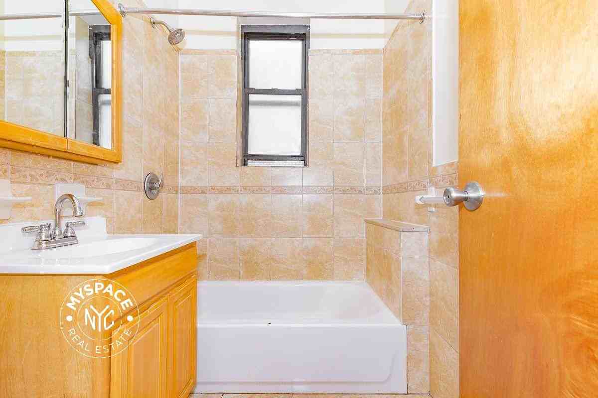 280 Crown St #B8 - Photo 5 of 11