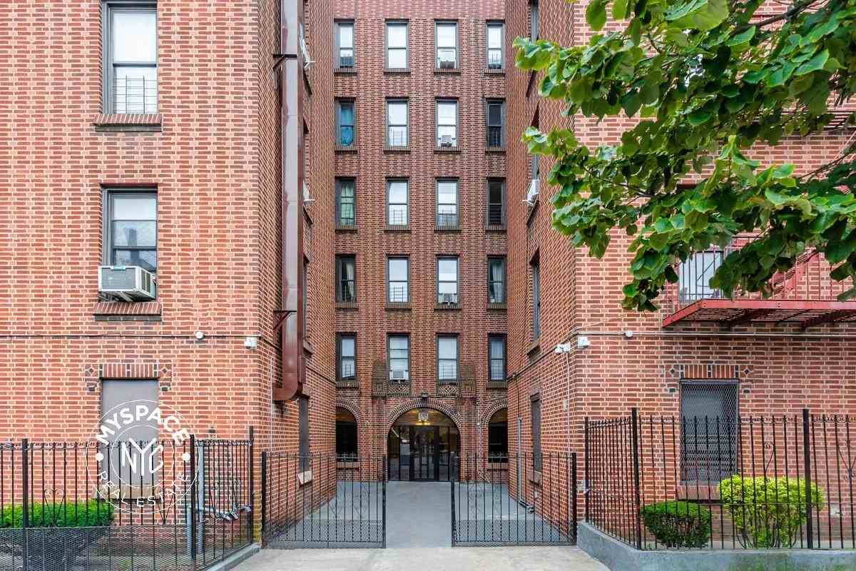 280 Crown St #B8 - Photo 6 of 11