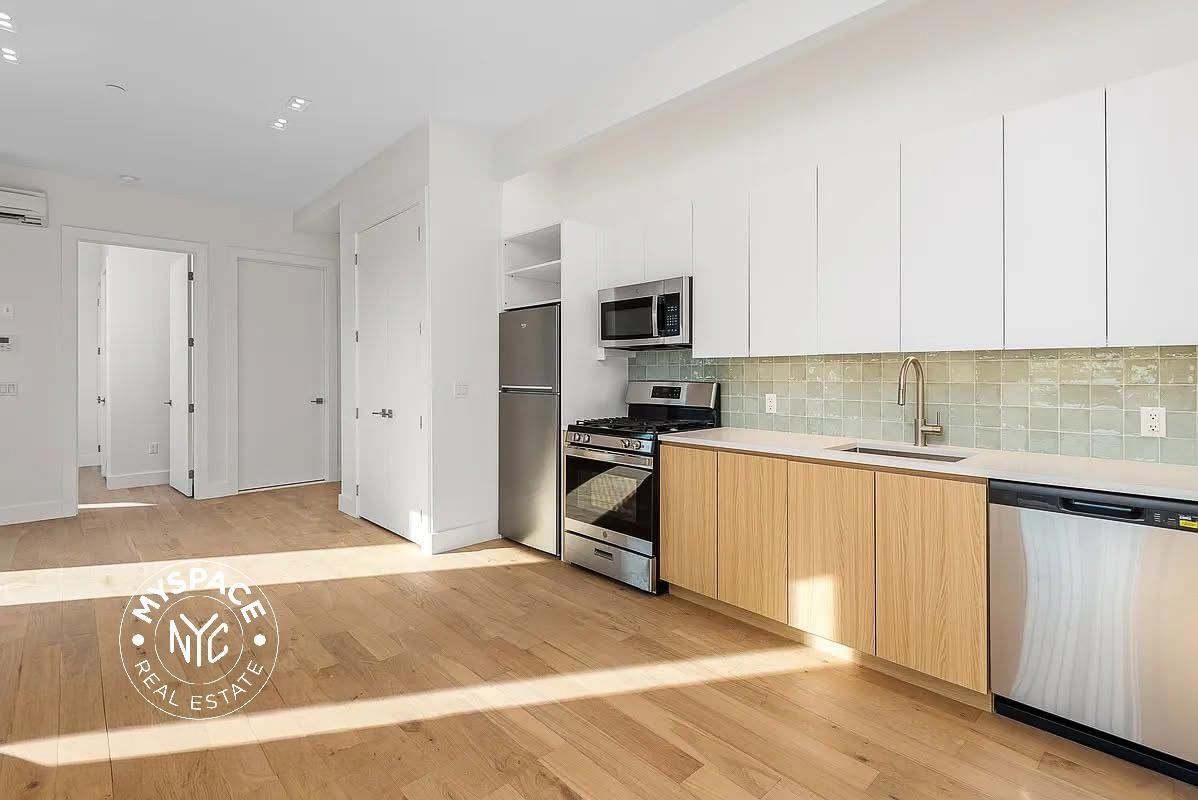 58 Vanderbilt Ave #8K - Photo 5 of 33