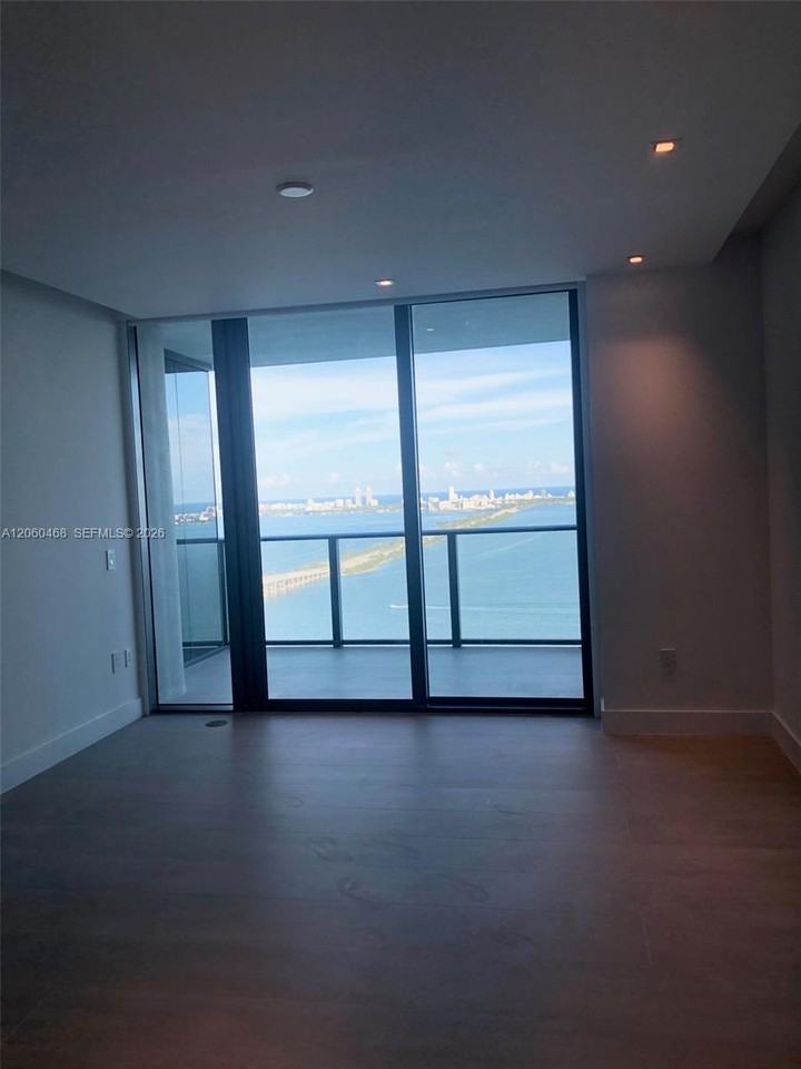 NE 30th St & Biscayne Blvd - Photo 3 of 11