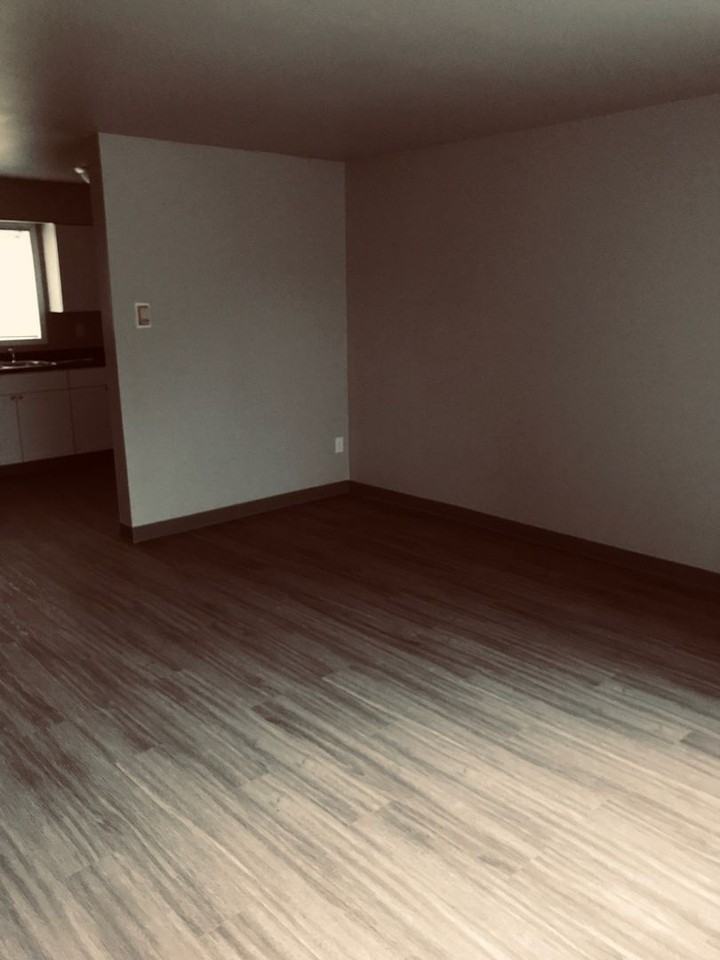 1816 South Main - Photo 3 of 7