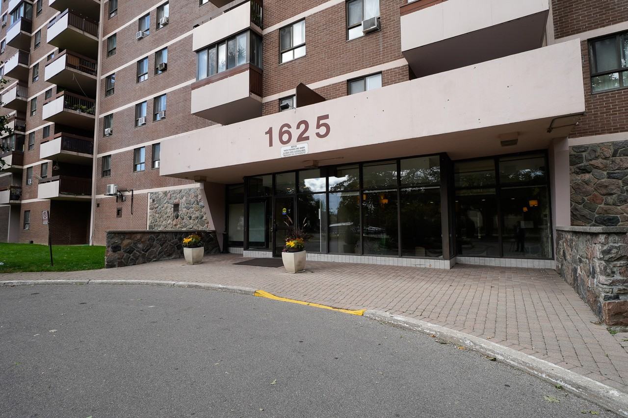 1625 Bloor Street - Photo 2 of 21