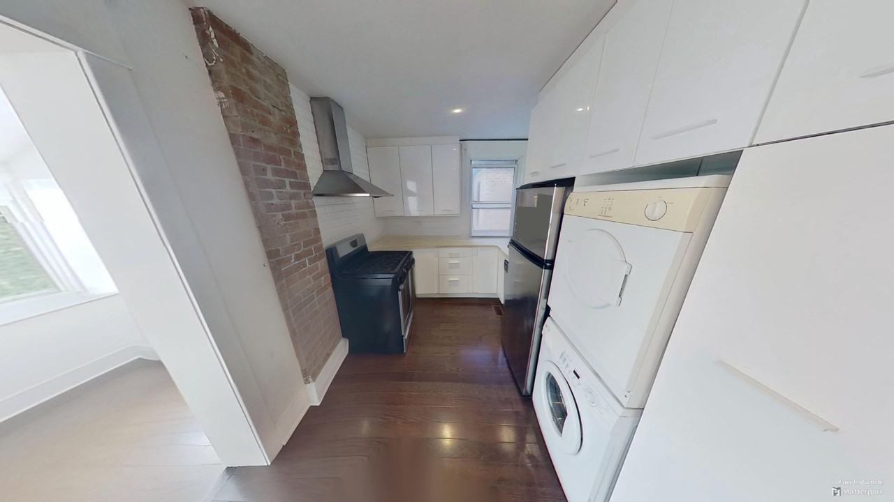21 Rusholme Park Cres - Photo 4 of 18